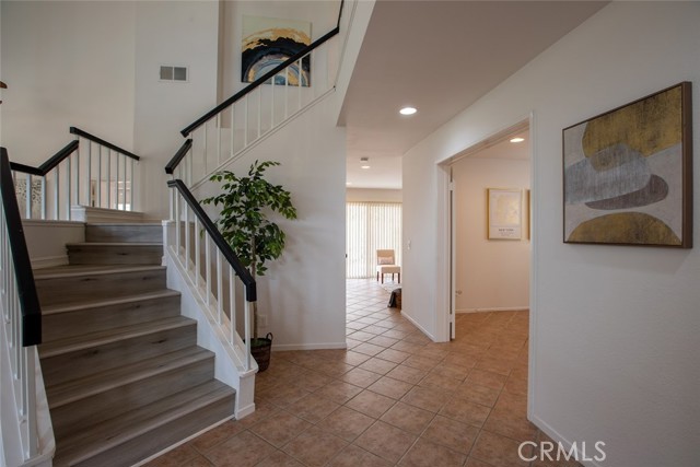 Detail Gallery Image 6 of 70 For 4866 Moon Crest Dr, Corona,  CA 92878 - 4 Beds | 3 Baths