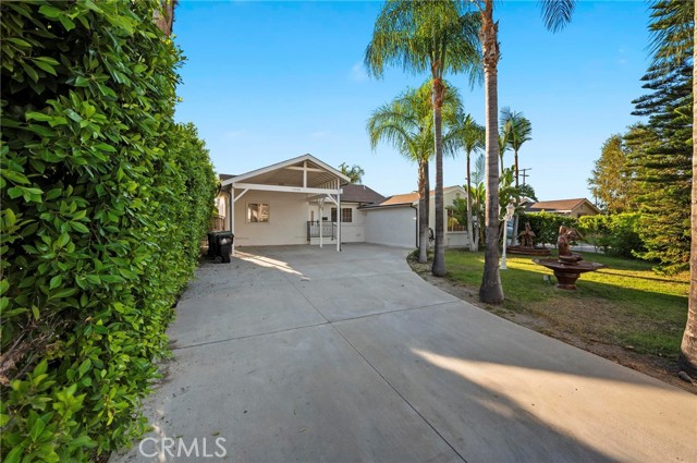 13358 Blythe Street, North Hollywood CA: https://media.crmls.org/medias/02b9cf3f-bc59-49ba-8d41-7a568928b685.jpg