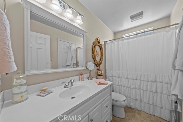 6763 Poinsettia Court, Chino CA: https://media.crmls.org/medias/02ba9a51-a9b1-45bd-8425-bce100150a93.jpg