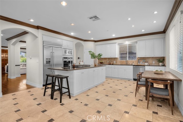 2016 Robinson Street, Redondo Beach CA: https://media.crmls.org/medias/02bb3ba1-0d81-4ff3-a0d3-1b731653e1f0.jpg