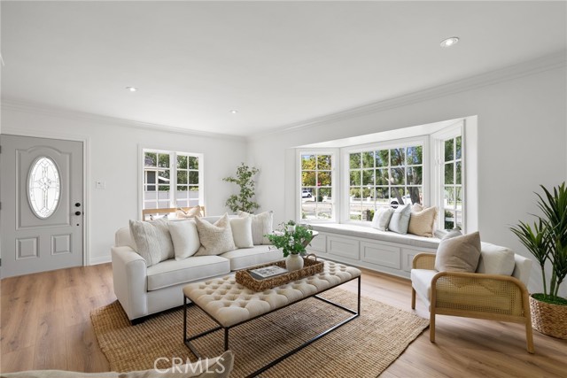 340 Broadway, Costa Mesa CA: https://media.crmls.org/medias/02bba5ef-4e95-47ac-a247-53c0fe34f272.jpg