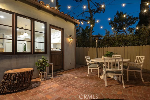 1725 Oak Avenue, Manhattan Beach, California 90266, 4 Bedrooms Bedrooms, ,4 BathroomsBathrooms,Residential,Sold,Oak,SB21251679