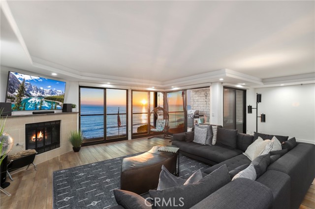 Detail Gallery Image 2 of 66 For 410 Corto Ln #E,  San Clemente,  CA 92672 - 2 Beds | 3 Baths