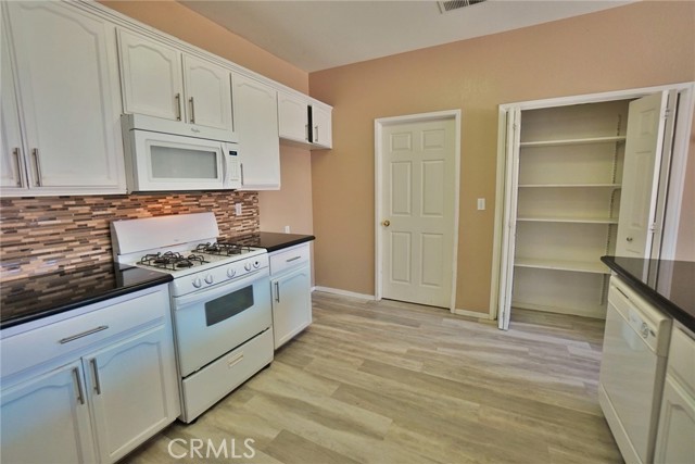 Detail Gallery Image 21 of 57 For 1133 Cousins Ct, Lemoore,  CA 93245 - 3 Beds | 2 Baths