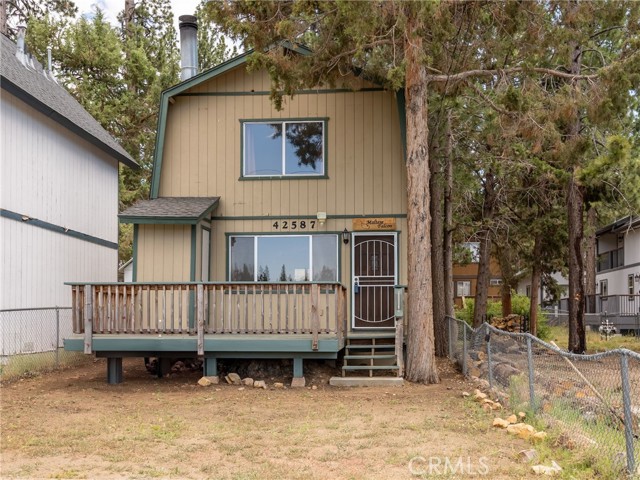 Detail Gallery Image 2 of 28 For 42587 Falcon Ave, Big Bear Lake,  CA 92315 - 2 Beds | 2 Baths