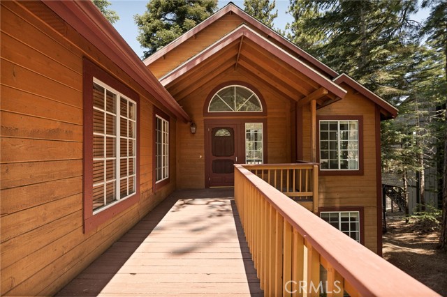 26350 Spyglass Drive, Lake Arrowhead CA: https://media.crmls.org/medias/02bdfb87-f8dc-48c7-8b4a-6b5311b1793d.jpg
