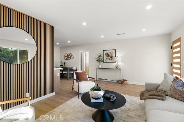 Detail Gallery Image 4 of 31 For 4534 Lennox, Sherman Oaks,  CA 91423 - 3 Beds | 2 Baths