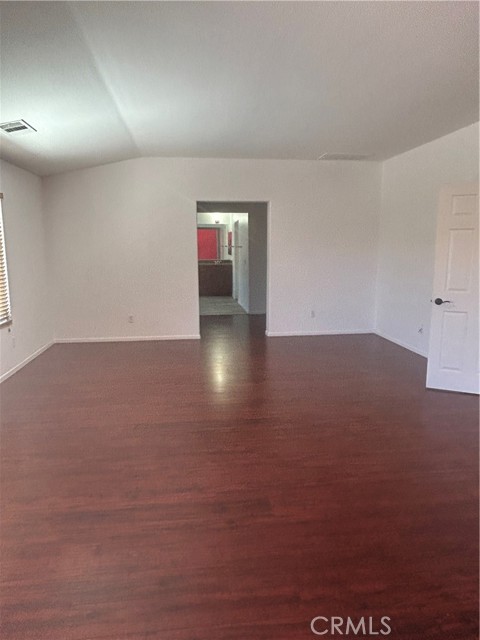 2337 W Avenue P12, Palmdale CA: https://media.crmls.org/medias/02bf9cf7-5f02-4fef-a863-04af99f0c7d3.jpg