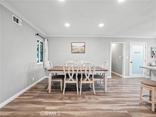 896 Moffatt Circle, Simi Valley CA: https://media.crmls.org/medias/02bfb24f-6865-4e0c-bcde-ca6435164a8b.jpg