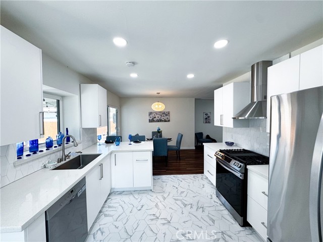 Detail Gallery Image 13 of 33 For 2817 Easy Ave, Long Beach,  CA 90810 - 3 Beds | 2 Baths