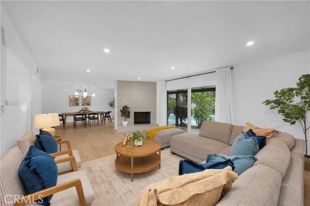 Detail Gallery Image 10 of 30 For 16938 Knapp St, Northridge,  CA 91343 - 3 Beds | 2/1 Baths