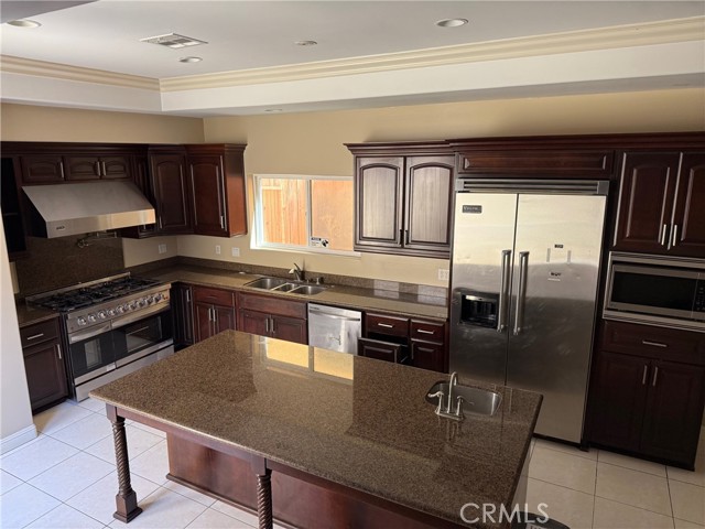 703 California Street, Huntington Beach CA: https://media.crmls.org/medias/02c2ae37-afd8-4cb5-830f-a546eb0ad48a.jpg