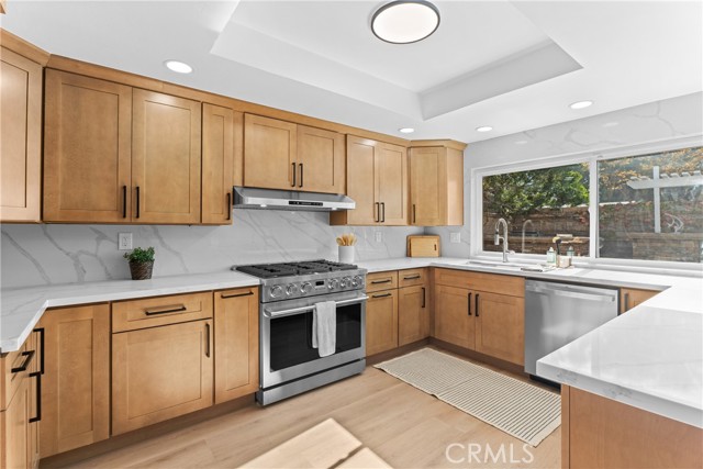 Detail Gallery Image 8 of 50 For 25496 Coral Wood, Lake Forest,  CA 92630 - 5 Beds | 3 Baths