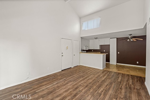 Detail Gallery Image 5 of 22 For 18808 Mandan St #302,  Canyon Country,  CA 91351 - 1 Beds | 1 Baths