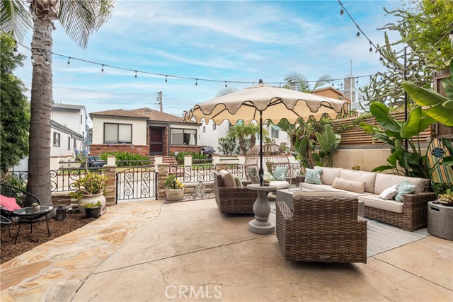 351 30th Street, Hermosa Beach, California 90254, 4 Bedrooms Bedrooms, ,3 BathroomsBathrooms,Residential,For Sale,30th,SB25124501