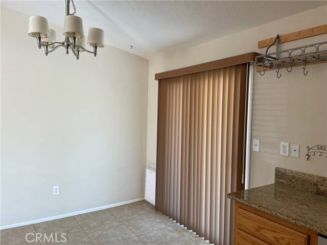 Detail Gallery Image 3 of 15 For 21150 Lone Eagle, Apple Valley,  CA 92308 - 3 Beds | 2 Baths