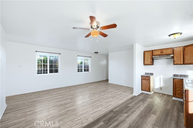 Detail Gallery Image 4 of 32 For 10929 Compton Ave, Los Angeles,  CA 90059 - – Beds | – Baths