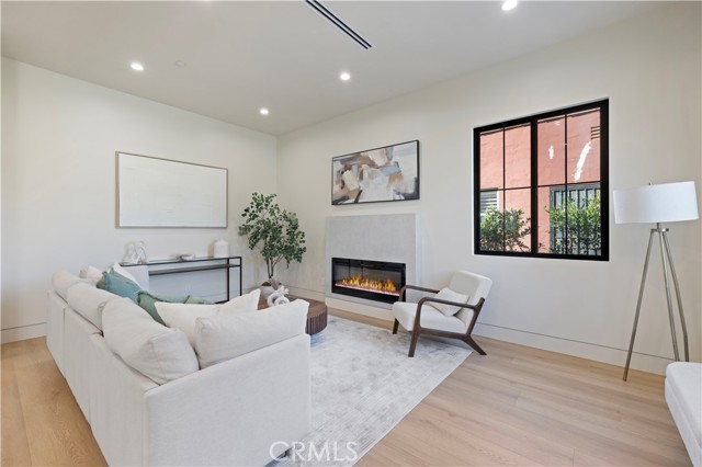 Detail Gallery Image 9 of 73 For 4026 Garden Ave, Los Angeles,  CA 90039 - 5 Beds | 4/2 Baths