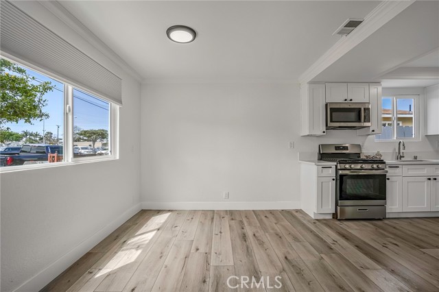 4543 W 168th Street, Lawndale CA: https://media.crmls.org/medias/02c80cf3-2353-4e95-a959-fb3729c194ad.jpg