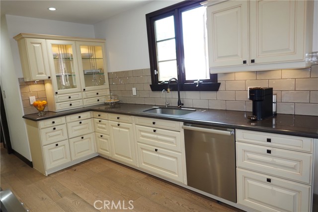 430 Sonora Avenue, Glendale CA: https://media.crmls.org/medias/02c84b00-f5c0-467c-93a2-f84b5a155b33.jpg