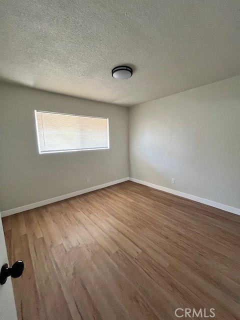 Detail Gallery Image 6 of 7 For 1543 W 105th St #C,  Los Angeles,  CA 90047 - 1 Beds | 1 Baths