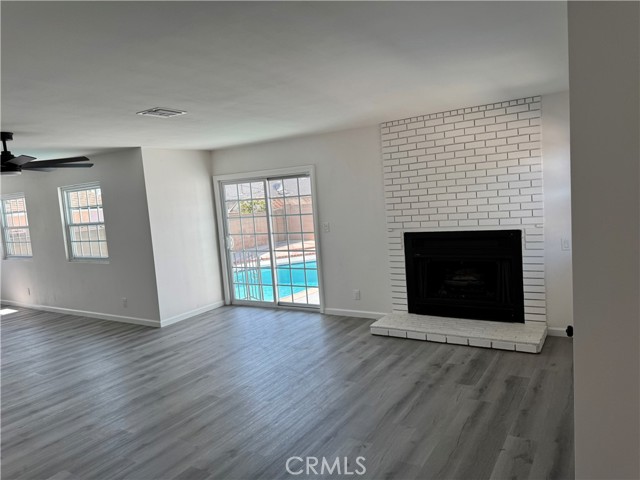 Image 17 of 39 For 5781 Lime Avenue