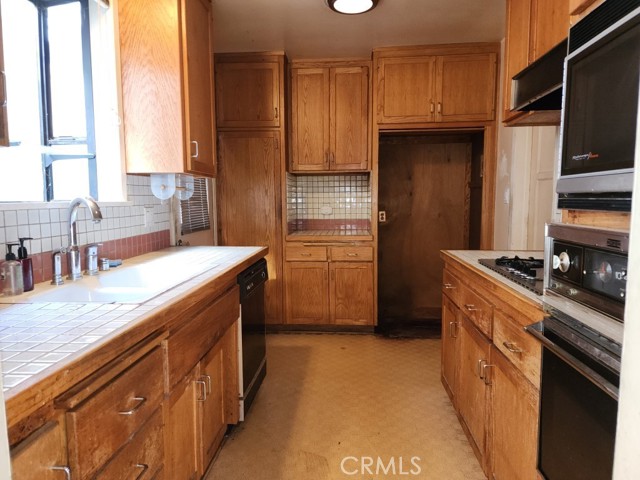 3108 Elm Avenue, Manhattan Beach, California 90266, 2 Bedrooms Bedrooms, ,1 BathroomBathrooms,Residential,Sold,Elm,PW23112709