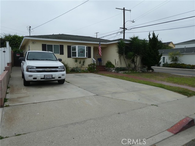 1800 Armour Lane, Redondo Beach, California 90278, 4 Bedrooms Bedrooms, ,2 BathroomsBathrooms,Residential,For Sale,Armour,MB25228507