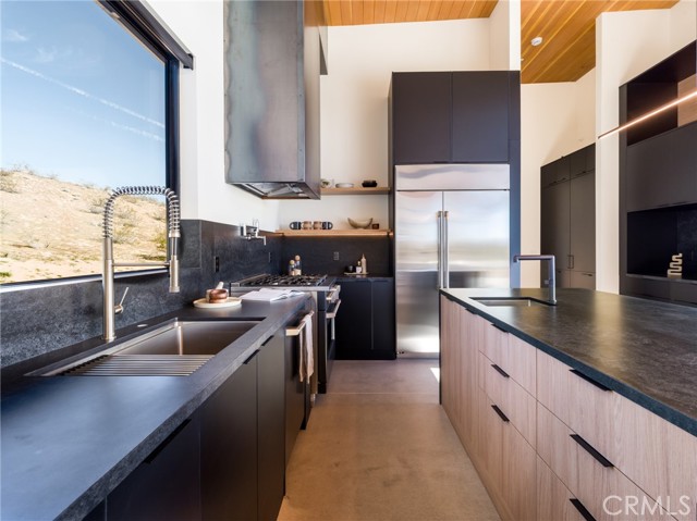 Detail Gallery Image 14 of 66 For 621 N Sage Ave, Yucca Valley,  CA 92284 - 3 Beds | 3 Baths