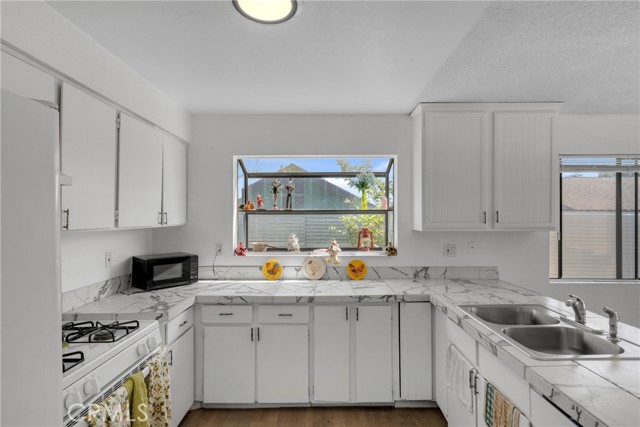 Detail Gallery Image 16 of 36 For 15510 Rose, Lake Elsinore,  CA 92530 - 3 Beds | 2 Baths