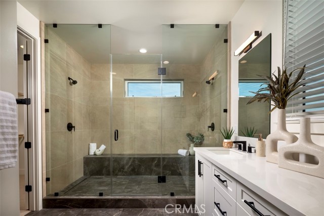 Detail Gallery Image 14 of 22 For 18016 Roch Ct, Fountain Valley,  CA 92708 - 3 Beds | 2/1 Baths