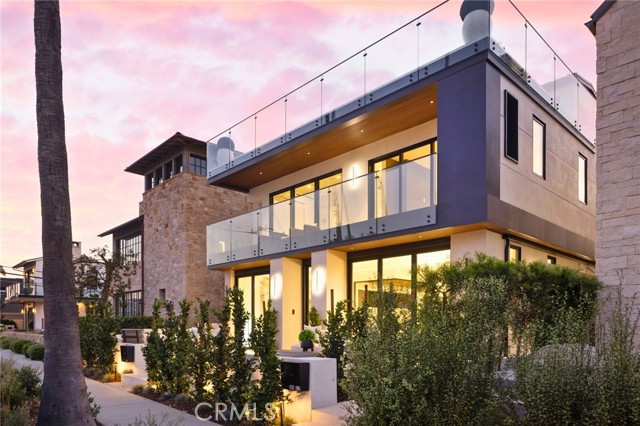 303 Goldenrod Avenue, Corona del Mar CA: https://media.crmls.org/medias/02cb9141-d83c-4716-bd39-bddbc6334c62.jpg