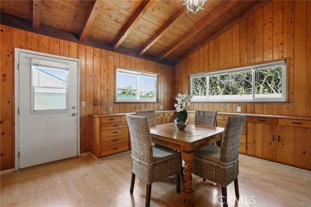 20071 Moontide Circle, Huntington Beach CA: https://media.crmls.org/medias/02cb92fe-c32a-402d-ac3a-f10c58769647.jpg