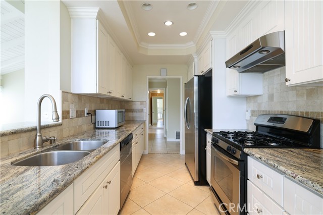 Detail Gallery Image 2 of 27 For 2220 Fiesta, Newport Beach,  CA 92660 - 3 Beds | 2 Baths