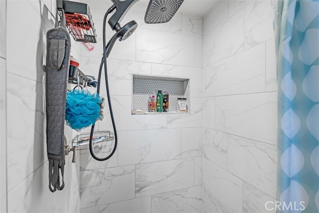 Detail Gallery Image 30 of 56 For 116 N Bonnie Beach Pl, East Los Angeles,  CA 90063 - 6 Beds | 4 Baths