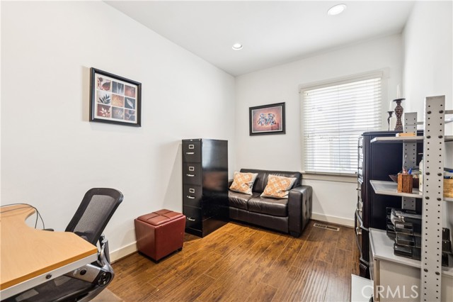 Detail Gallery Image 34 of 58 For 13621 Erwin St, Van Nuys,  CA 91401 - 4 Beds | 3 Baths