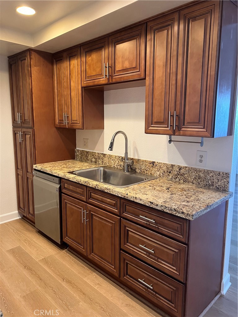 MLS #OC25252684 image #5