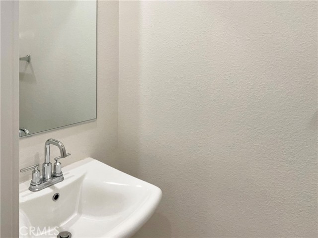 Detail Gallery Image 6 of 26 For 464 N Glenwood Ave, Rialto,  CA 92376 - 3 Beds | 2/1 Baths