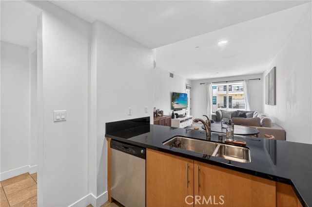 Detail Gallery Image 15 of 46 For 150 the Promenade #415,  Long Beach,  CA 90802 - 2 Beds | 2 Baths