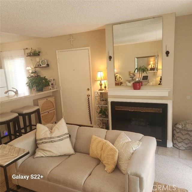 2821 S Fairview Street, Santa Ana CA: https://media.crmls.org/medias/02cdac3b-b90d-4dad-91ea-6e047c439d76.jpg