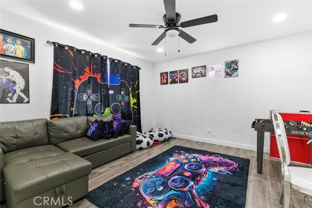8801 Cedros Avenue, Panorama City CA: https://media.crmls.org/medias/02ce11c1-27ef-48ef-8de4-14cbaa1ff0f7.jpg