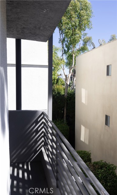 Detail Gallery Image 15 of 21 For 2110 S Bentley #204,  Los Angeles,  CA 90025 - 2 Beds | 2 Baths