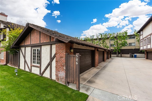 506 W Sierra Madre Boulevard, Sierra Madre CA: https://media.crmls.org/medias/02ce4325-1191-420e-8357-84c634a5d096.jpg