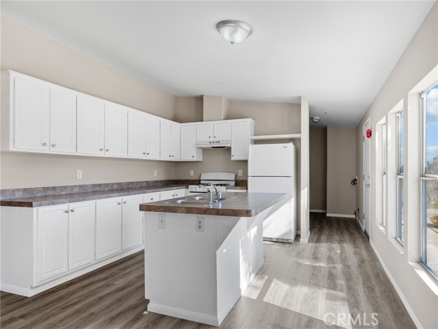 Detail Gallery Image 2 of 26 For 3168 Mcmillan, Phelan,  CA 92371 - 3 Beds | 2 Baths