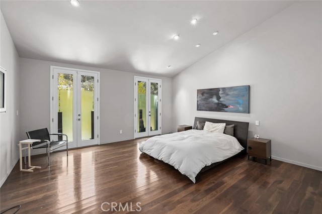 2420 Bowmont Drive, Beverly Hills CA: https://media.crmls.org/medias/02cf6336-9db4-4345-bd1f-1d90821dd3b2.jpg
