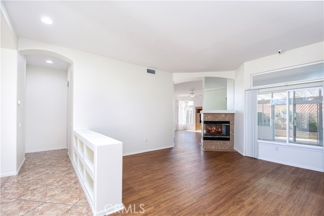 Detail Gallery Image 4 of 27 For 1867 Cashew Tree, Hemet,  CA 92545 - 3 Beds | 3 Baths