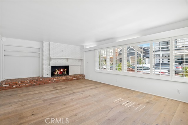 Detail Gallery Image 4 of 36 For 121 Onyx Ave, Newport Beach,  CA 92662 - 3 Beds | 3 Baths