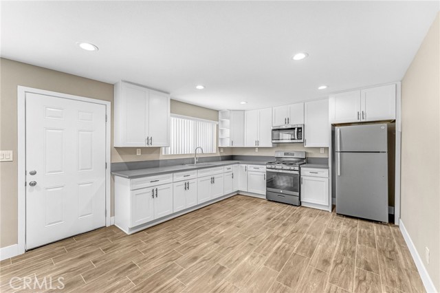 Detail Gallery Image 3 of 19 For 2417 W Stanford, Santa Ana,  CA 92704 - 1 Beds | 1 Baths