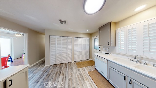 Detail Gallery Image 6 of 29 For 19361 Brookhurst St #163,  Huntington Beach,  CA 92646 - 3 Beds | 2 Baths