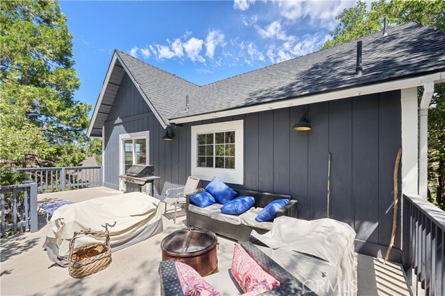 28833 Manitoba Drive, Lake Arrowhead CA: https://media.crmls.org/medias/02d04ccb-b59b-470c-8211-daea53bbc0f4.jpg